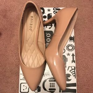 Nude pumps
